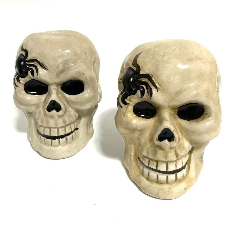 Skull Salt Pepper Shakers Blue Sky Halloween NEW - Picture 4 of 13